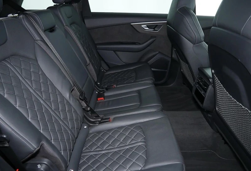 Audi SQ7 TFSI/ CARBON/ B&O/S-SEATS/HEAD UP/MATRIX/ 7-МЕСТЕН, снимка 13 - Автомобили и джипове - 46155594