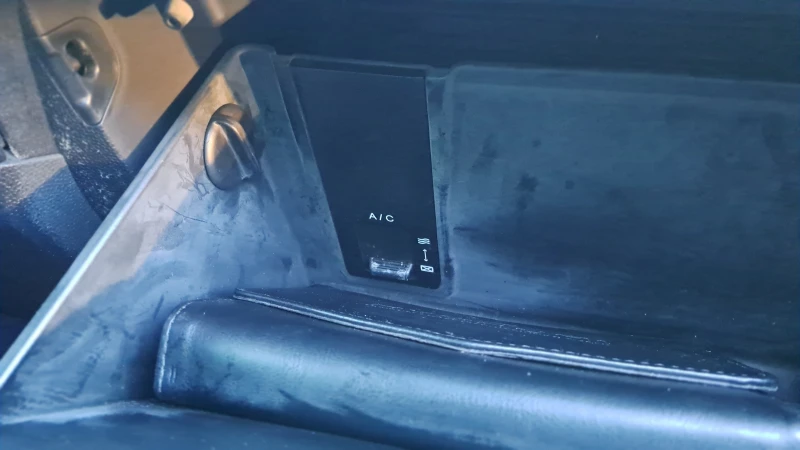 Hyundai IX35 2.0 DIZEL 136кс. 4×4, снимка 14 - Автомобили и джипове - 52797483