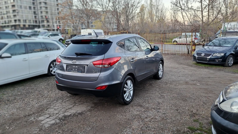 Hyundai IX35 2.0 DIZEL 136кс. 4×4, снимка 3 - Автомобили и джипове - 52797483