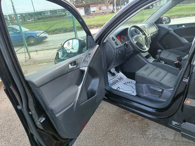 VW Tiguan 2.0 BARTER 140, снимка 10 - Автомобили и джипове - 52857783
