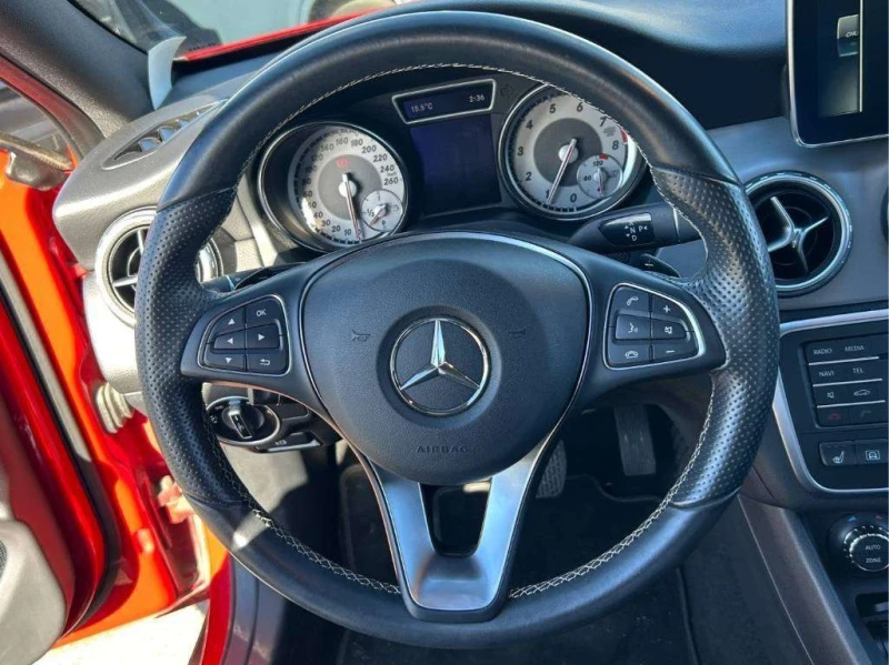 Mercedes-Benz GLA * GLA250 4M * CARFAX * ЦЕНА ДО БГ, снимка 8 - Автомобили и джипове - 53168262
