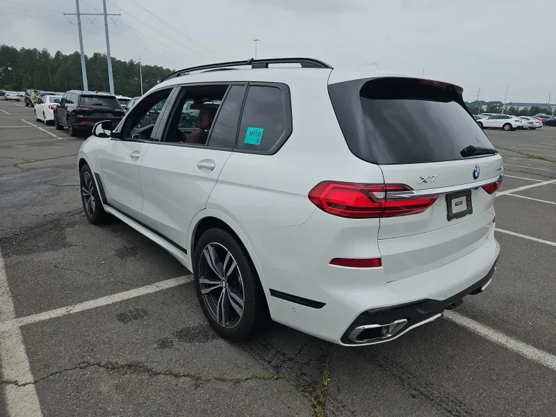 BMW X7 xDrive40i M-SPORT, снимка 3 - Автомобили и джипове - 55101435
