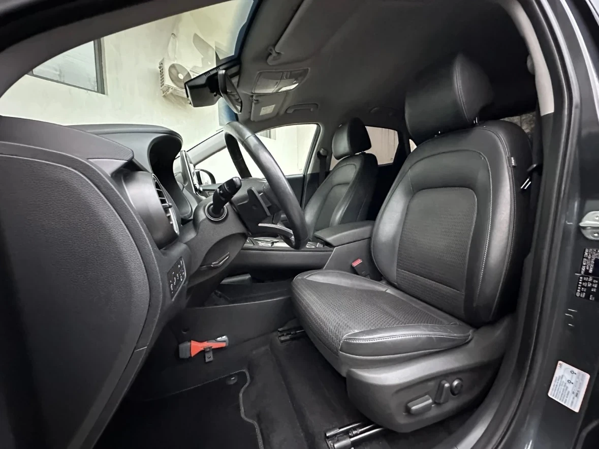 Hyundai Kona PREMIUM / 64KW - изображение 10