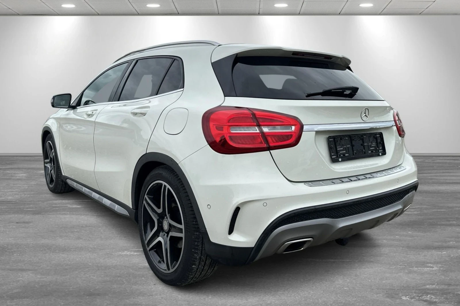 Mercedes-Benz GLA 220 d | 170кс | Автоматик | 4x4 | AMG пакет | Панорама - изображение 3