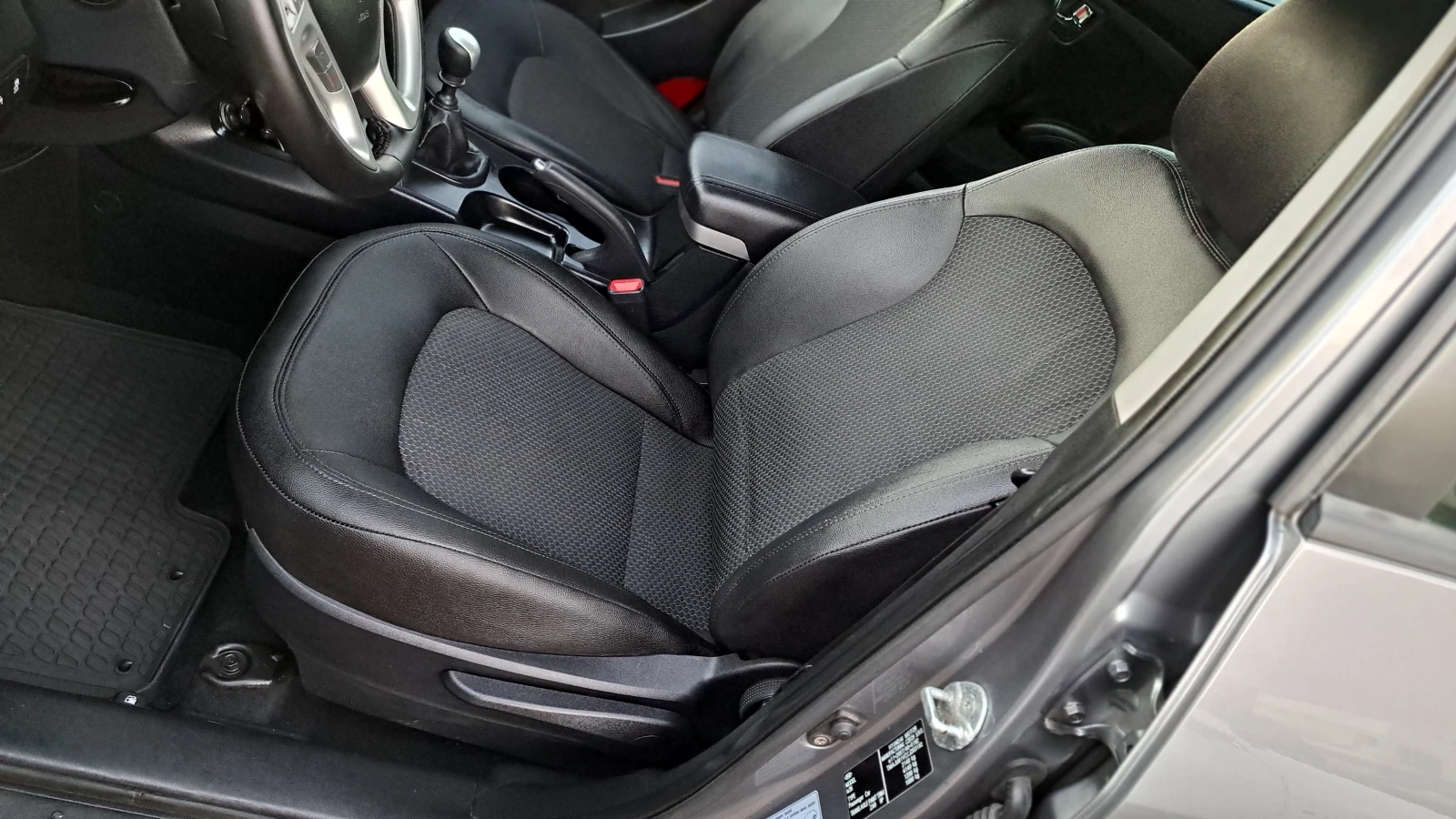 Hyundai IX35 2.0 DIZEL 136кс. 4×4 - изображение 6