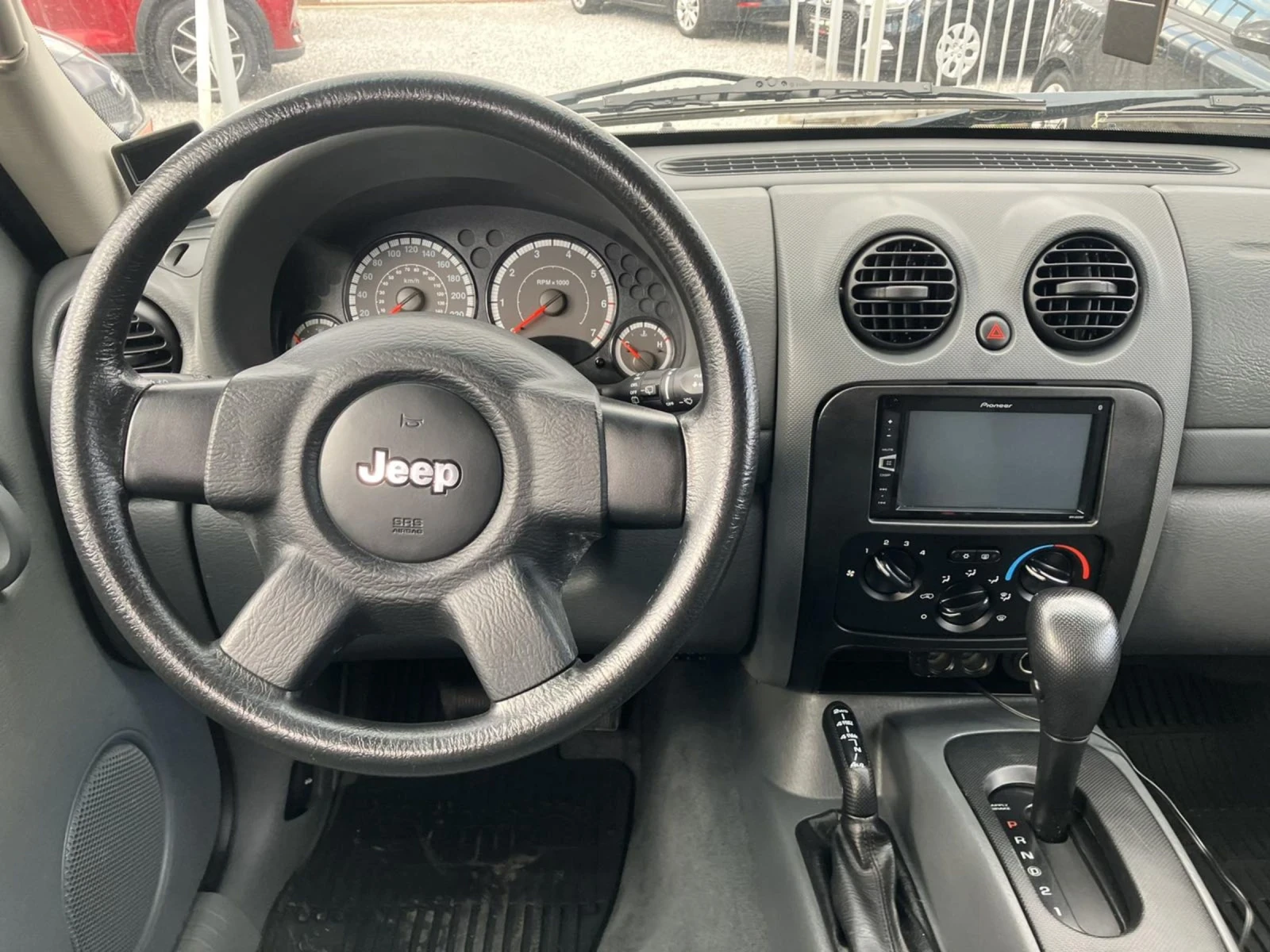 Jeep Cherokee, снимка 16 - Автомобили и джипове - 54439840