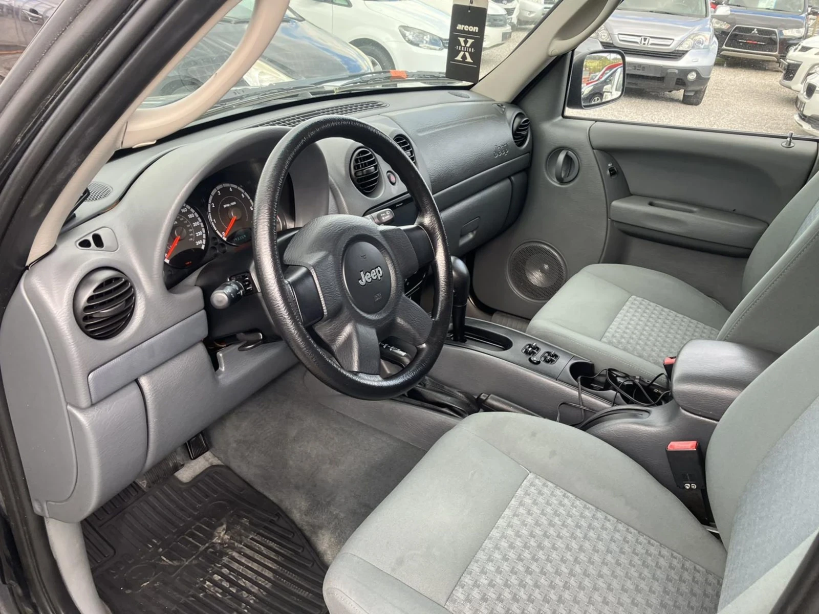 Jeep Cherokee, снимка 7 - Автомобили и джипове - 54439840