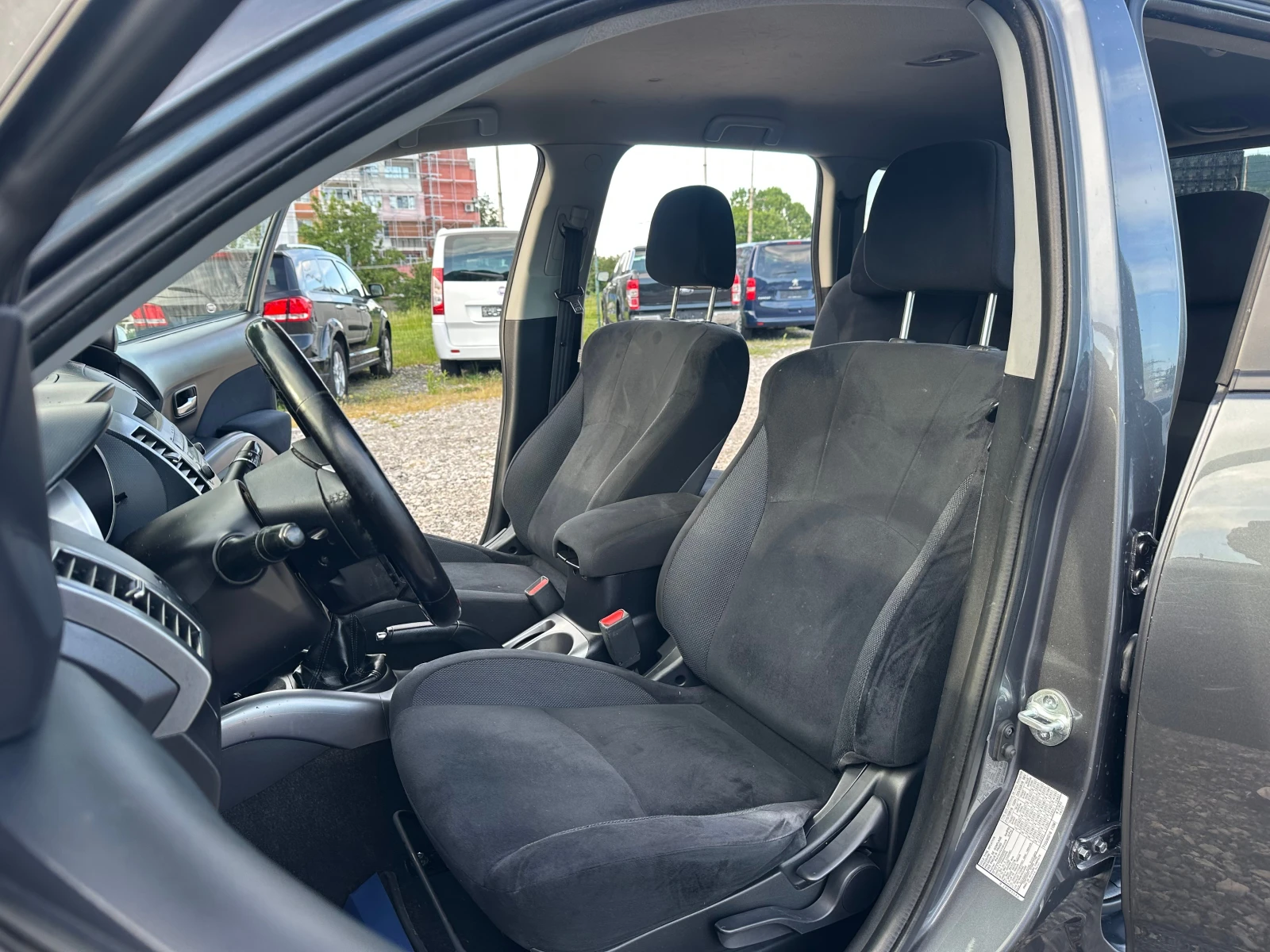 Mitsubishi Outlander 2.0DI-D 140kc 7MESTA, снимка 9 - Автомобили и джипове - 54542699