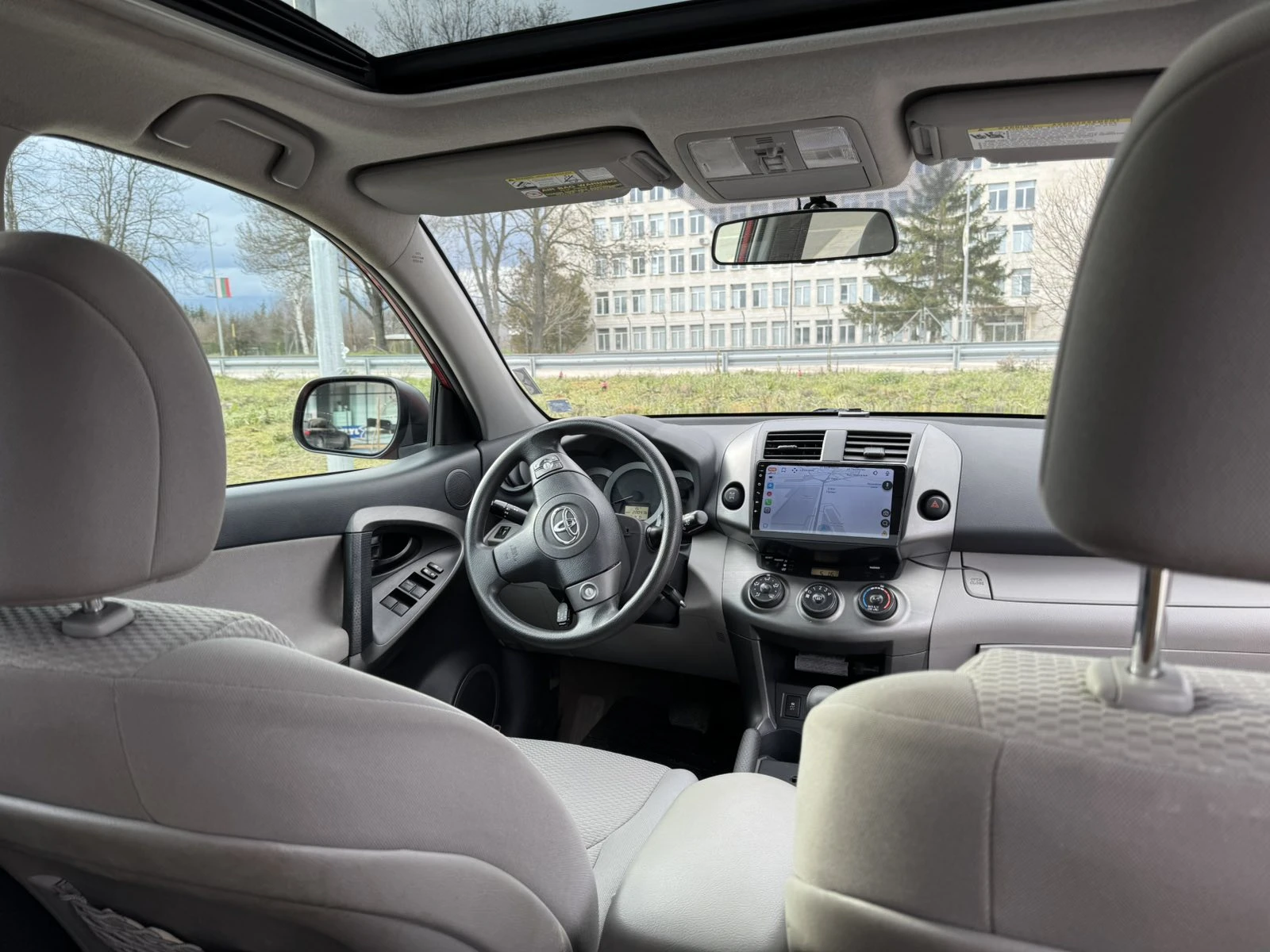 Toyota Rav4 2.5 Бензин (180 к.с.) 4х4 АВТОМАТ * Навигация , снимка 14 - Автомобили и джипове - 55219527