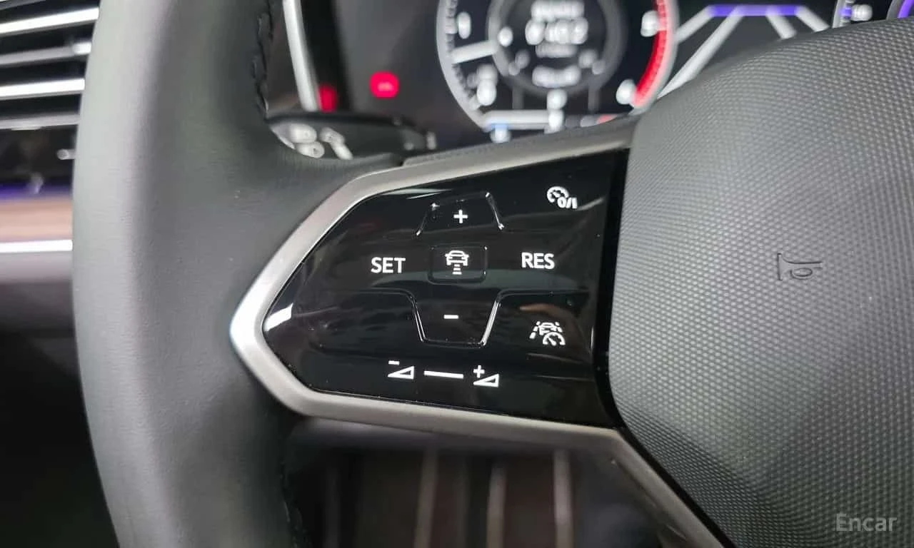 VW Touareg * 3.0 TDI Prestige * ОПЦИЯ ЗА ФИНАНСИРАНЕ, снимка 17 - Автомобили и джипове - 55647411