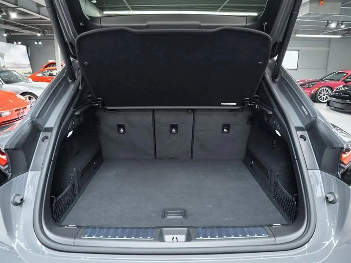 Porsche Macan ЦЕНА ДО БЪЛГАРИЯ АВТОКРЕДИТ, снимка 11 - Автомобили и джипове - 55860110