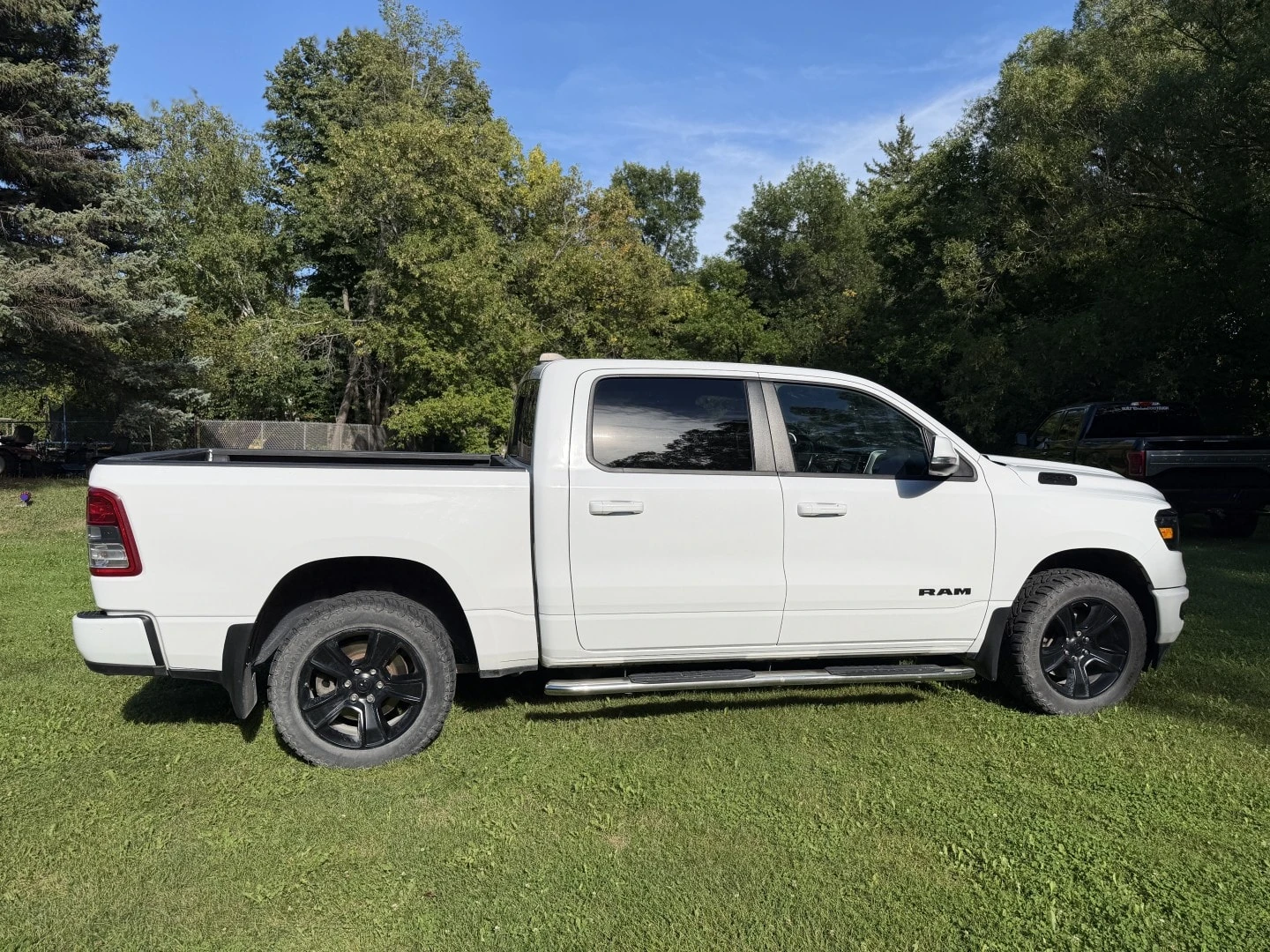 Dodge RAM 1500 Big Horn / Camera / Carfax / Автокредит , снимка 3 - Автомобили и джипове - 55986747