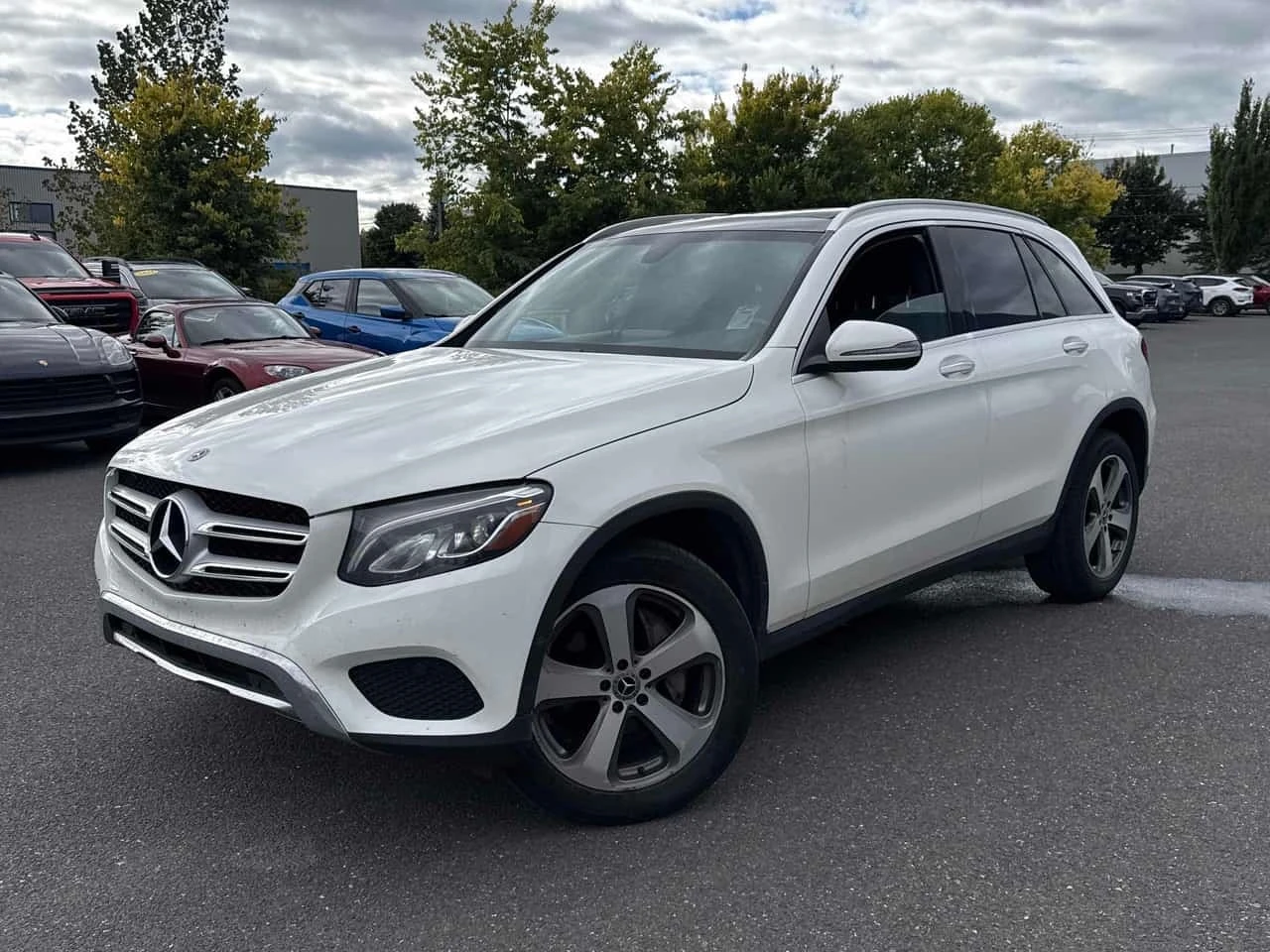Mercedes-Benz GLC 300 * CARFAX * ОПЦИЯ ЗА ФИНАНСИРАНЕ