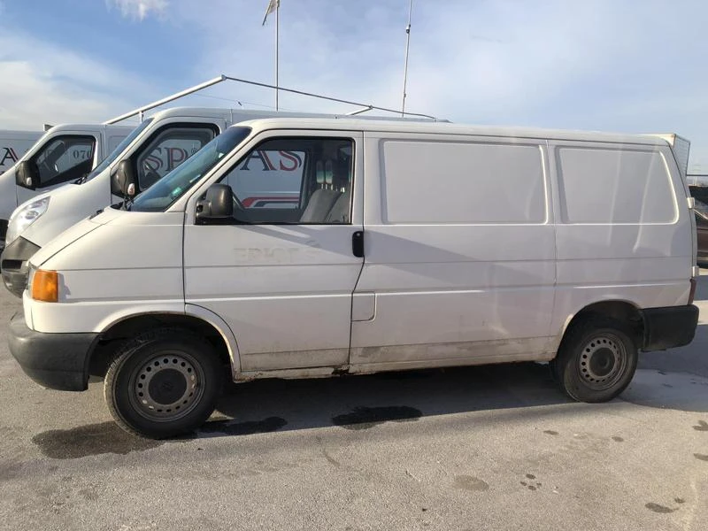 VW Transporter 2.4D, снимка 3 - Бусове и автобуси - 31604040