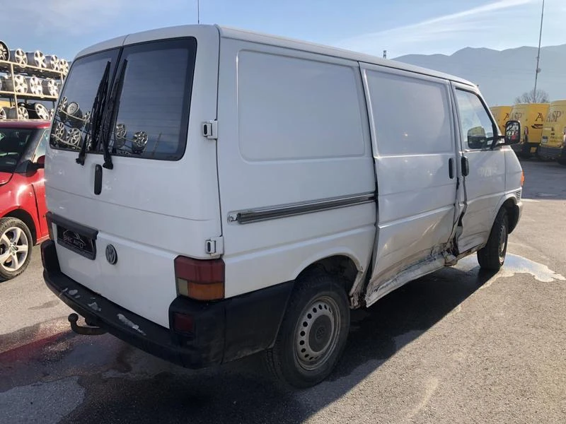 VW Transporter 2.4D, снимка 6 - Бусове и автобуси - 31604040