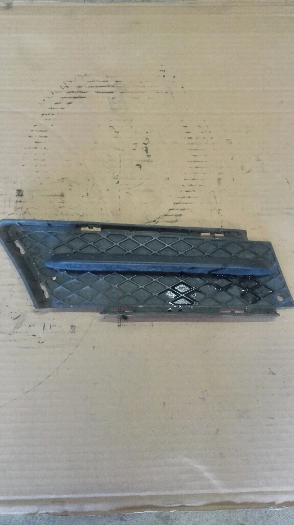 решетка десен халоген Бмв 320 Е90