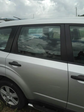 стъкло задно дясно субару форестър