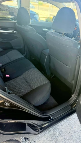 Toyota Auris 1.6i 16V, снимка 11