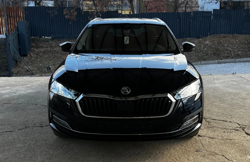 Skoda Octavia 2.0TDI/FirstEdition/Pano/Обдух/Масаж, снимка 2 - Автомобили и джипове - 48343646