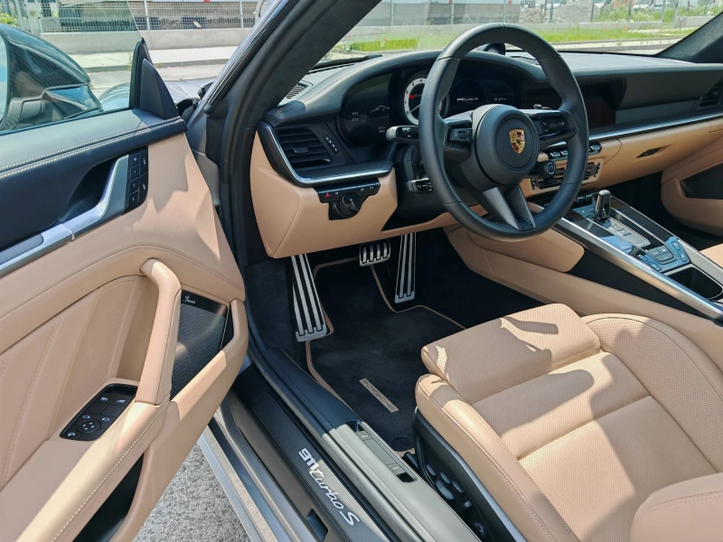 Porsche 911 turbo S* Aero Kit* Lift* Burmester* Pano* Гаранция, снимка 8 - Автомобили и джипове - 50508039