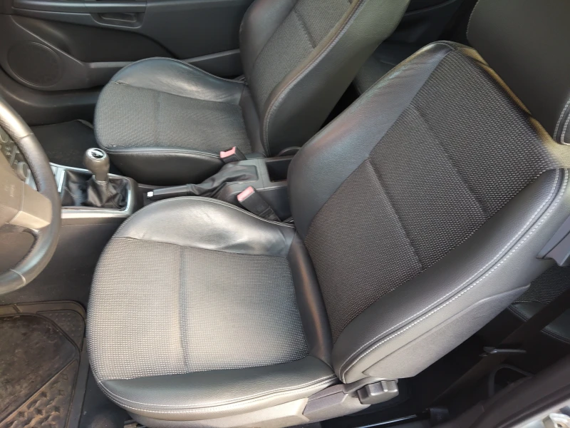 Opel Astra GTC 1, 9d 150ps 6ck, снимка 8 - Автомобили и джипове - 52121419