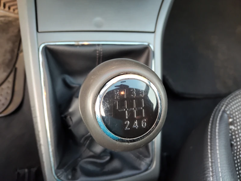 Opel Astra GTC 1, 9d 150ps 6ck, снимка 12 - Автомобили и джипове - 52121419