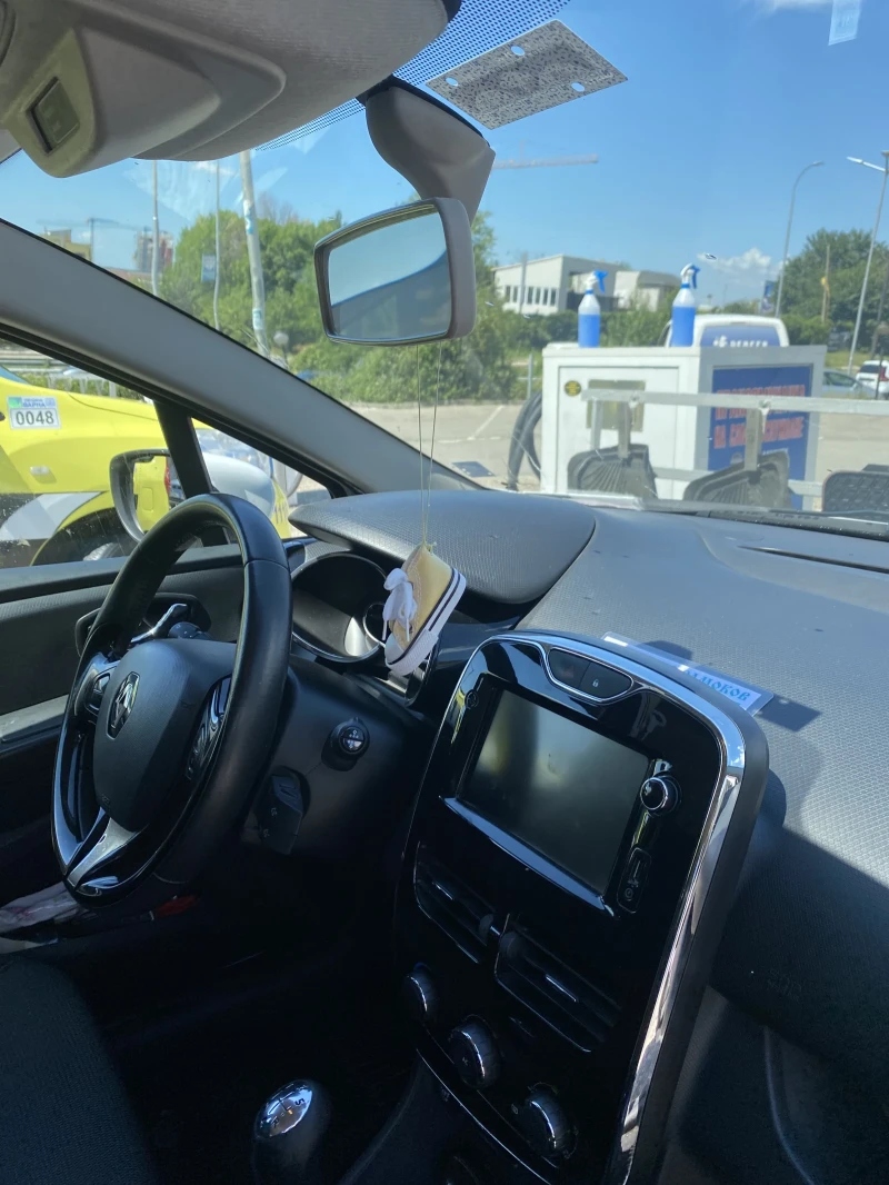 Renault Clio, снимка 6 - Автомобили и джипове - 52310178