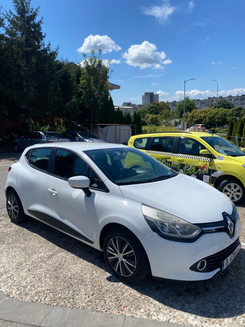 Renault Clio, снимка 2 - Автомобили и джипове - 52310178