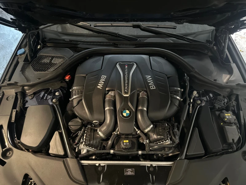 BMW 550 M550i x-Drive, снимка 4 - Автомобили и джипове - 52818477
