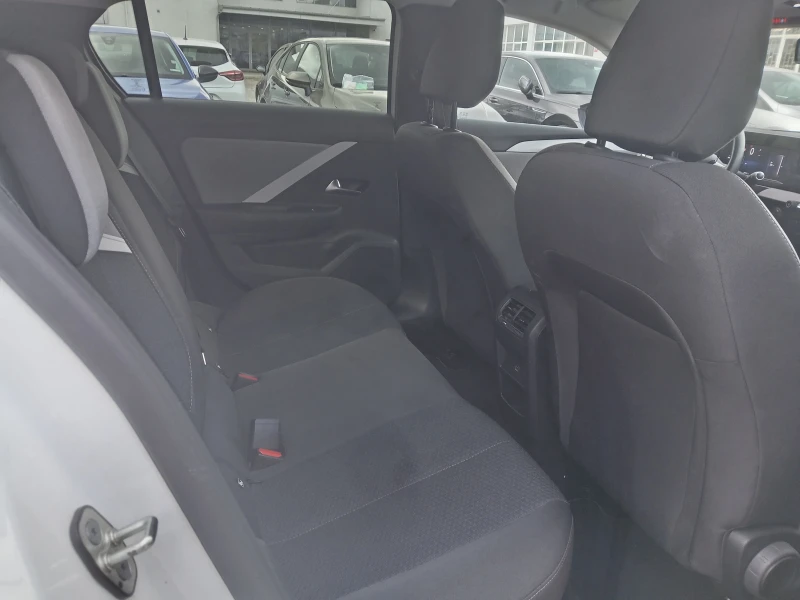 Opel Astra 1.2T Auto Гаранц., снимка 9 - Автомобили и джипове - 53018788