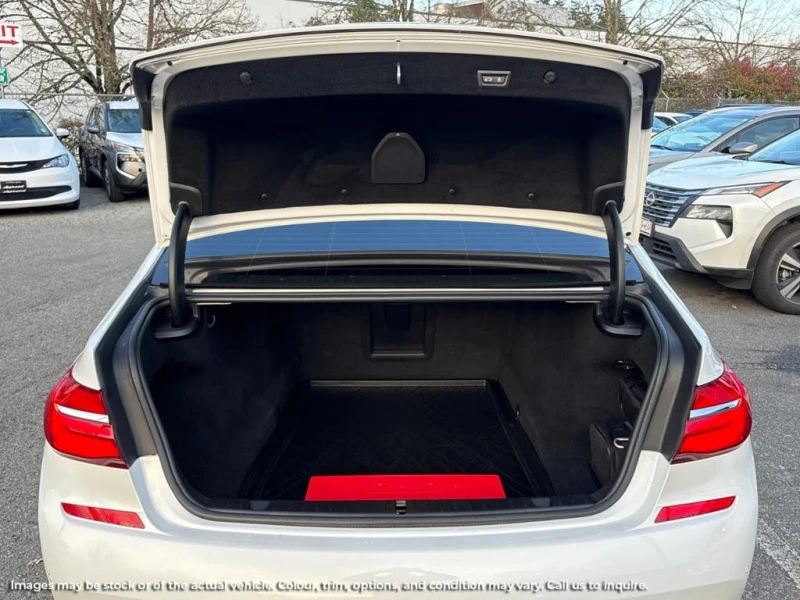 BMW 750 I * M-Package* * HeadUp* AвтоКредит* (ЦЕНА ДО БГ), снимка 5 - Автомобили и джипове - 53191950