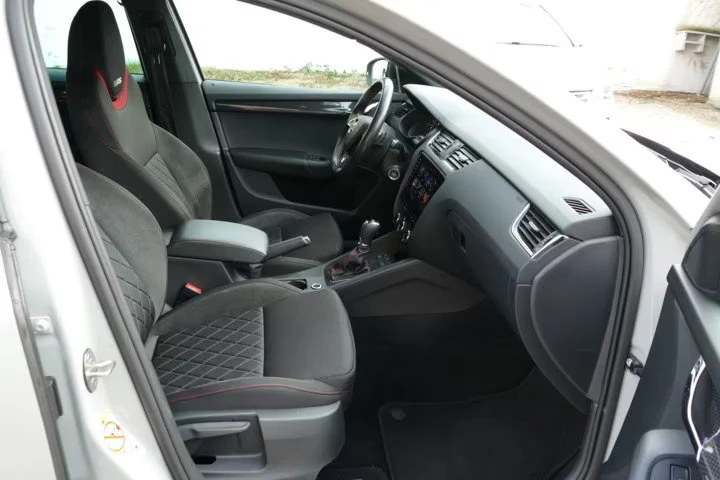 Skoda Octavia RS/COMBI/184HP/4X4/NAVI/161D - изображение 10