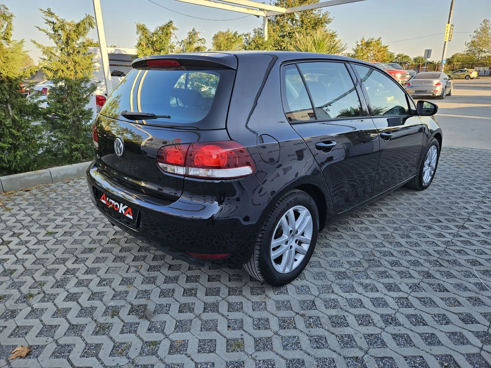 VW Golf 2.0TDI-140кс= АВТОМАТ= HIGHLINE= АВТОПИЛОТ= EURO 5 - изображение 3