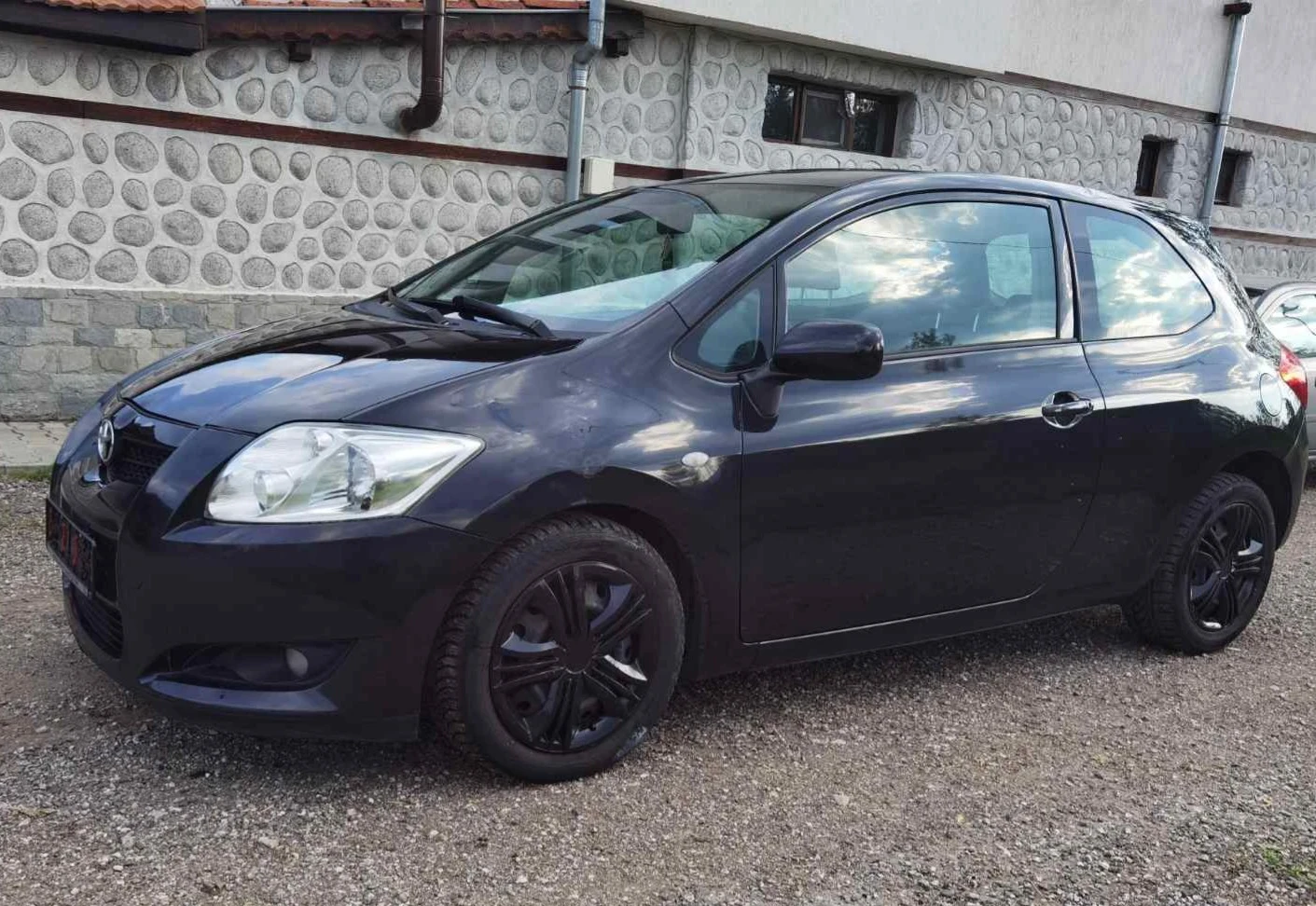 Toyota Auris 2.0 D4D 126 к.с. - изображение 2
