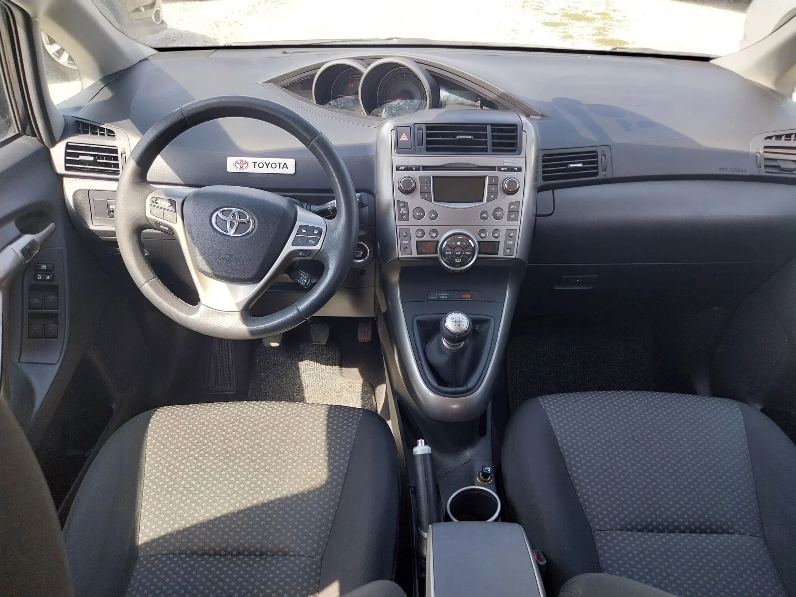 Toyota Verso 1.8 Швейцария  - изображение 9