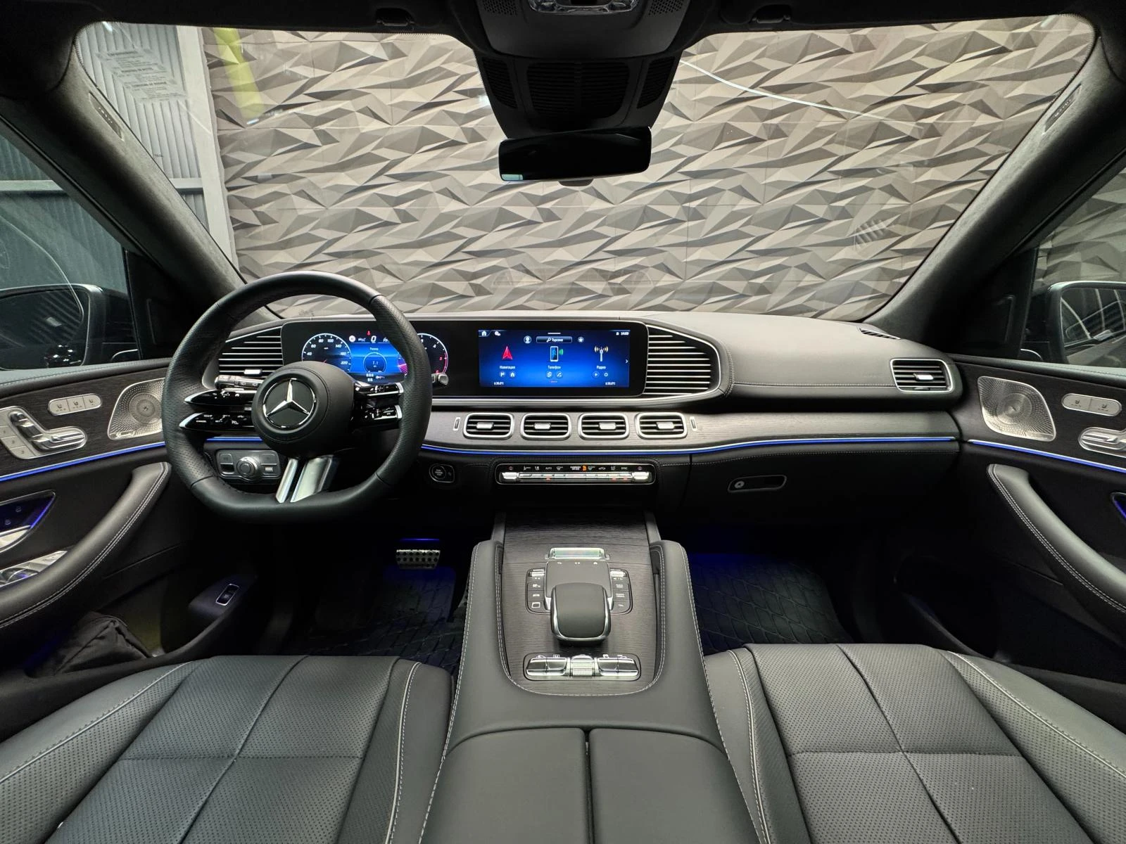 Mercedes-Benz GLS 450 d 4Matic AMG Pano* 360* Burm* 6+ 1 - изображение 5