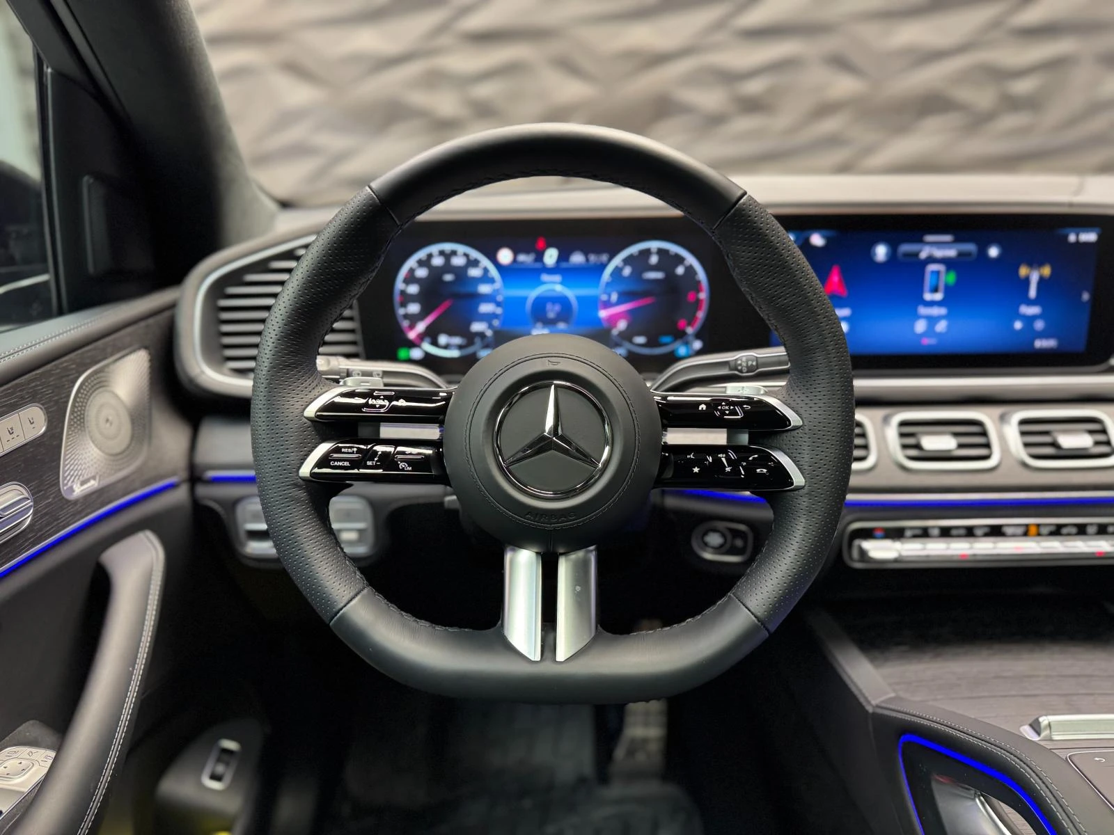 Mercedes-Benz GLS 450 d 4Matic AMG Pano* 360* Burm* 6+ 1 - изображение 6