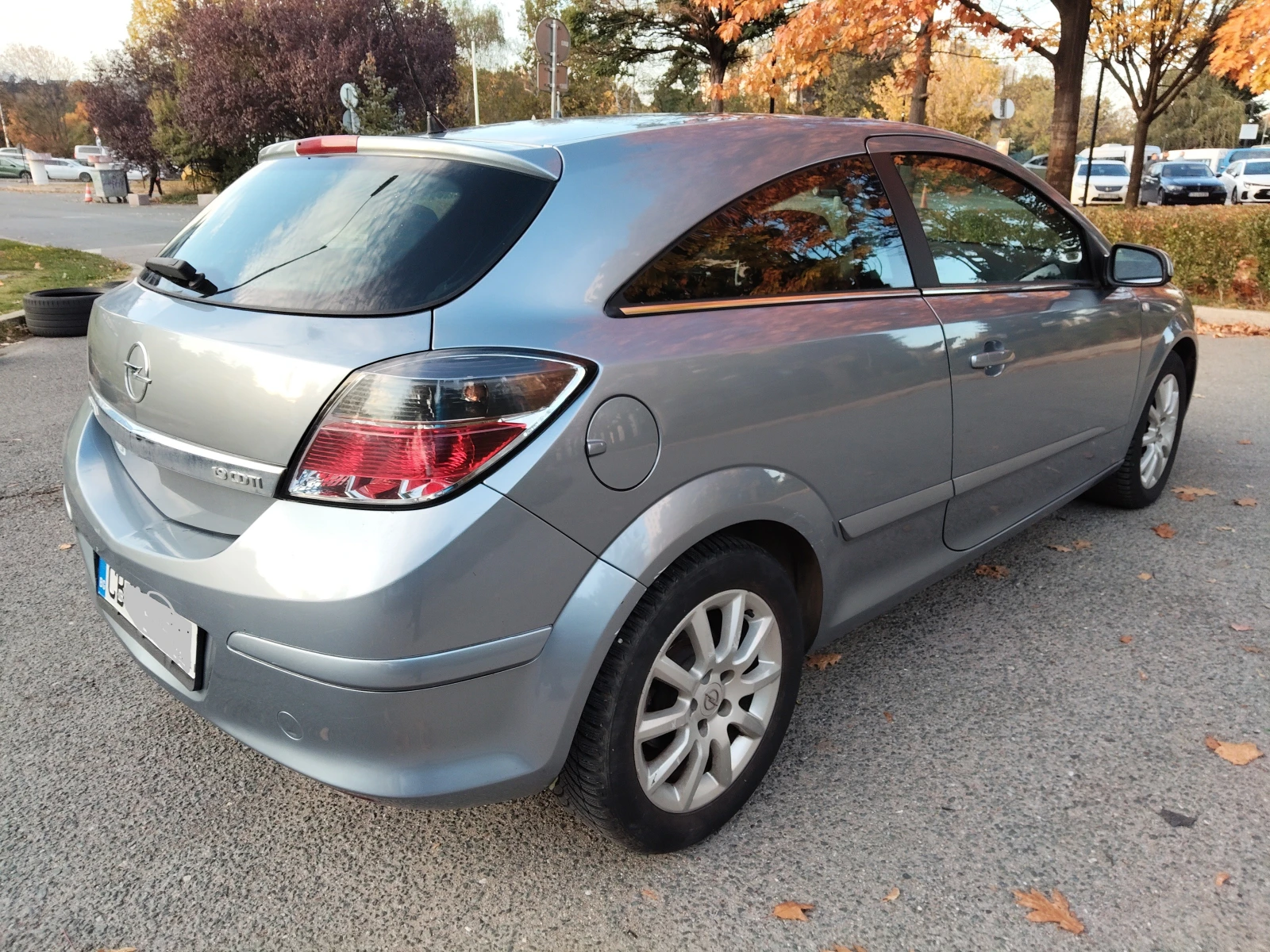 Opel Astra GTC 1, 9d 150ps 6ck - изображение 4