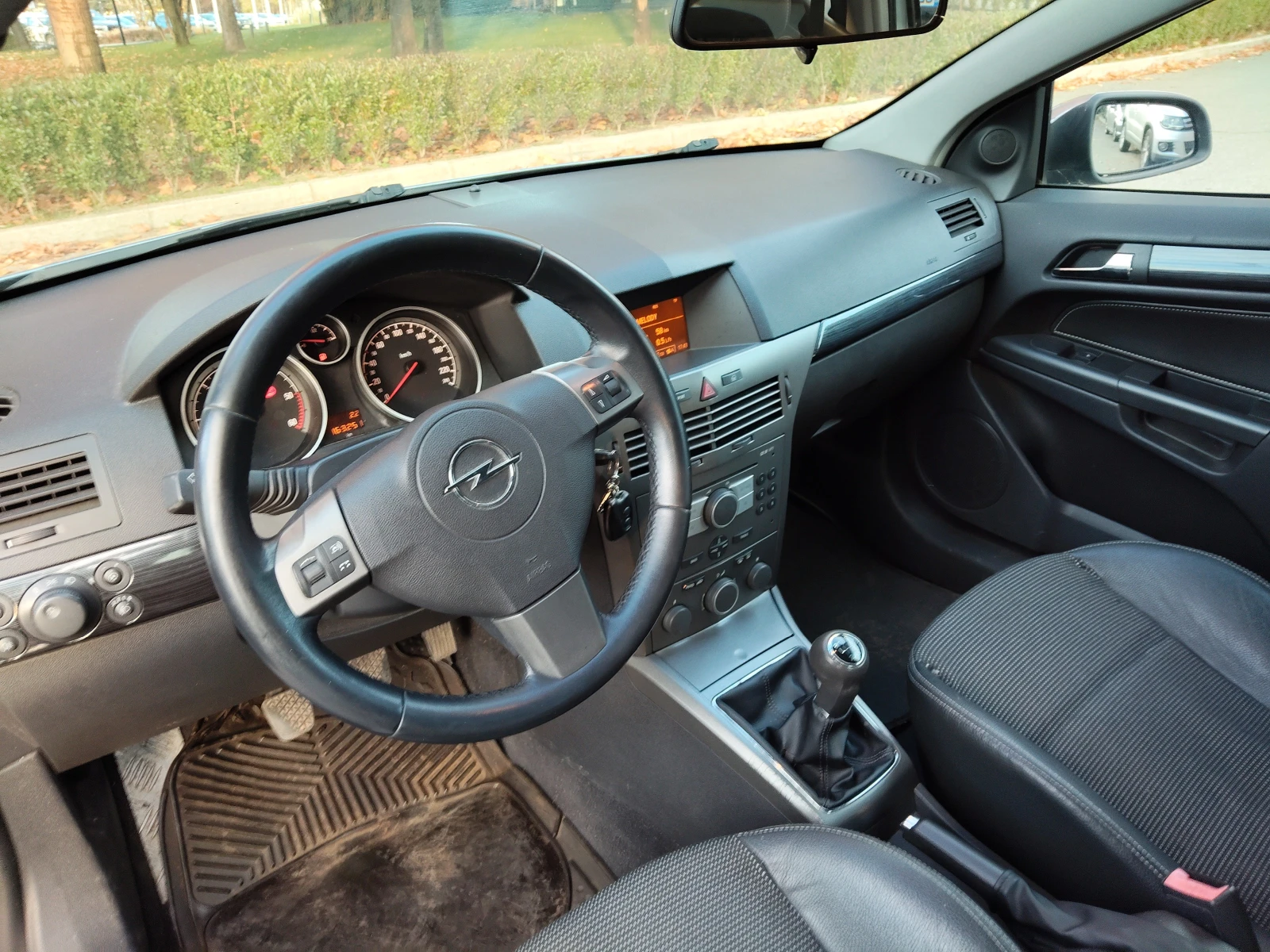 Opel Astra GTC 1, 9d 150ps 6ck - изображение 7