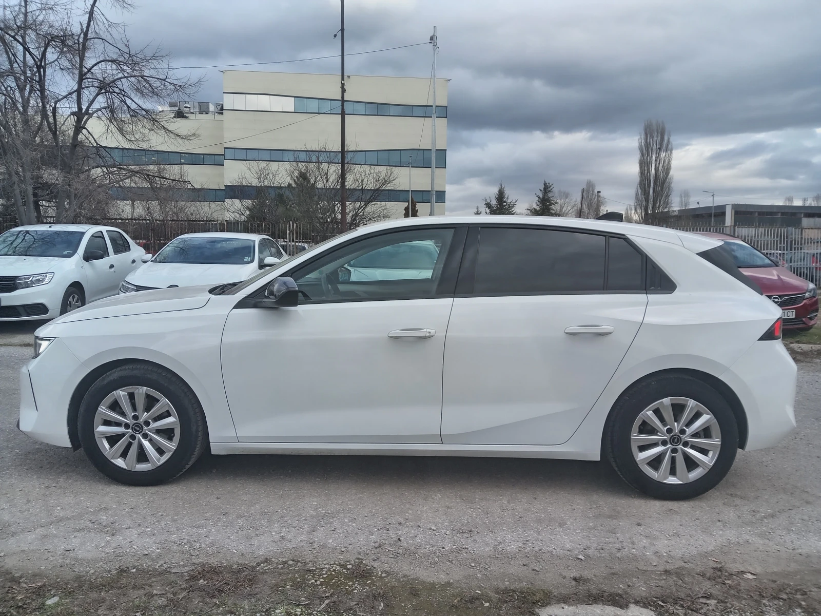 Opel Astra 1.2T Auto Гаранц. - изображение 5