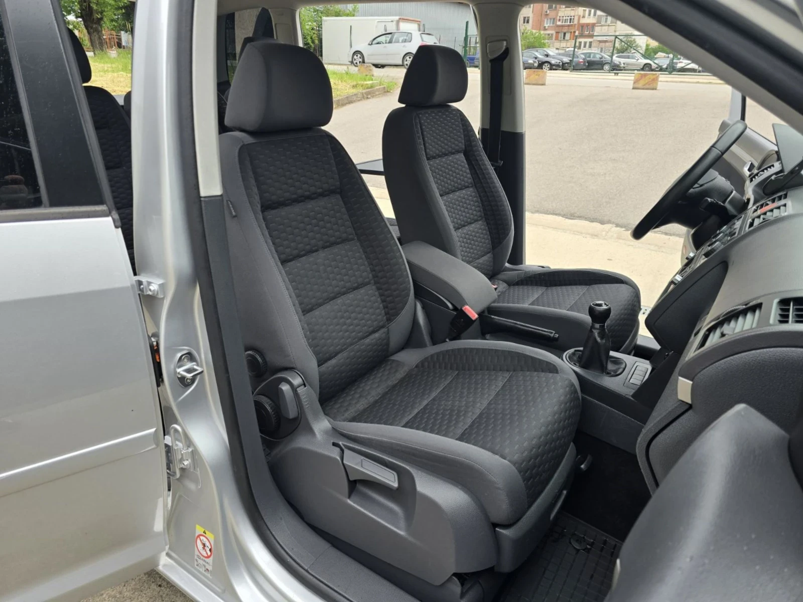 VW Touran 1.9TDI H-LINE FACE , снимка 10 - Автомобили и джипове - 53759071