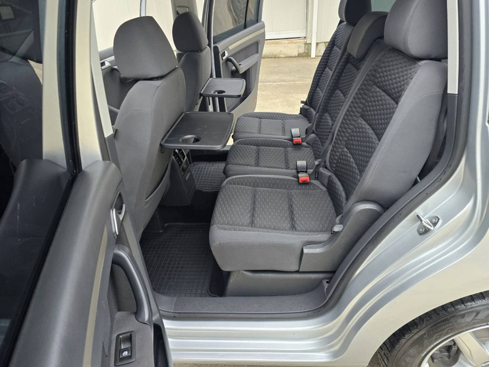 VW Touran 1.9TDI H-LINE FACE , снимка 14 - Автомобили и джипове - 53759071