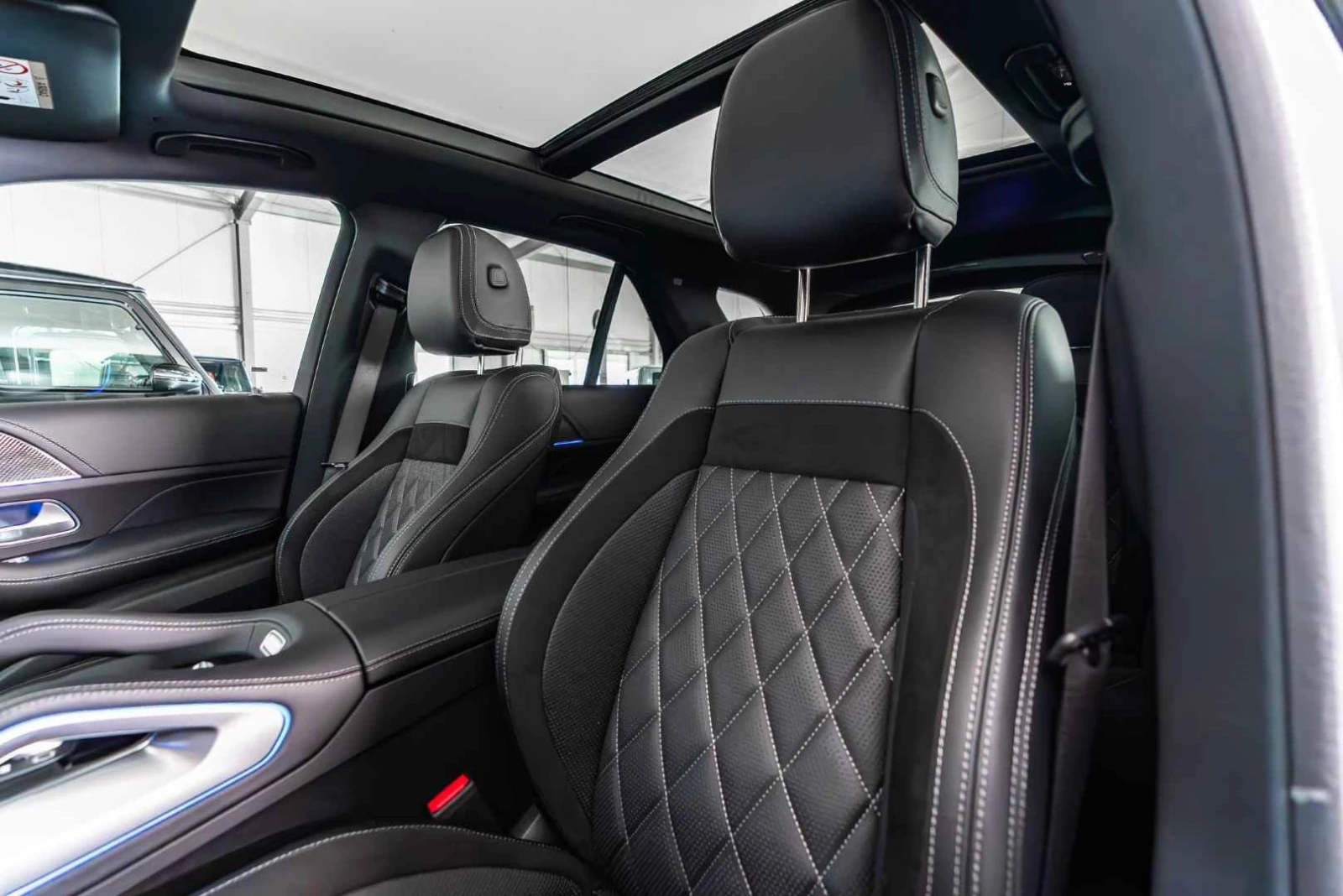 Mercedes-Benz GLE 450 NEW* FACELIFT* AMG* 4 MATIC* PANO* 360* , снимка 11 - Автомобили и джипове - 53827583