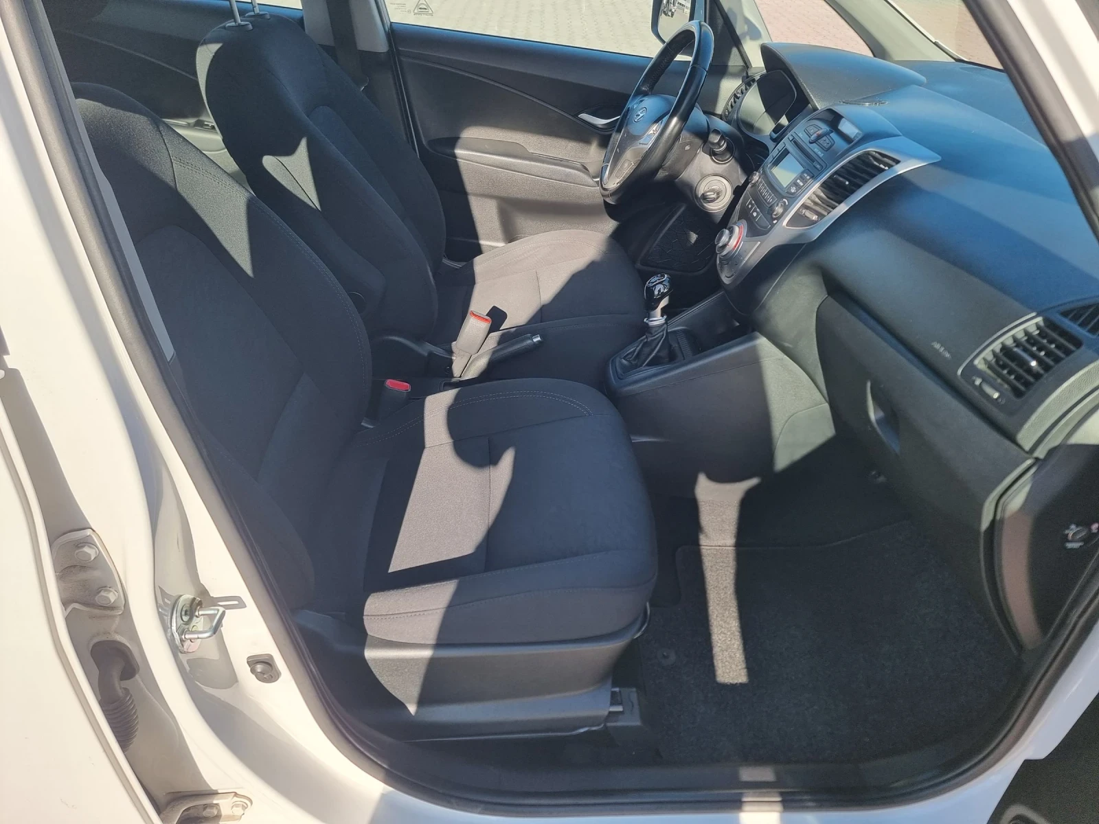 Hyundai Ix20 1.4, снимка 10 - Автомобили и джипове - 53827940