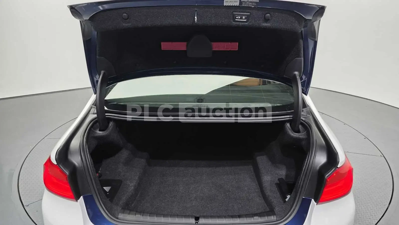 BMW 520 2018* M-PACK* HEAD-UP* SHODOWLINE* КРАЙНА ЦЕНА, снимка 16 - Автомобили и джипове - 53916063