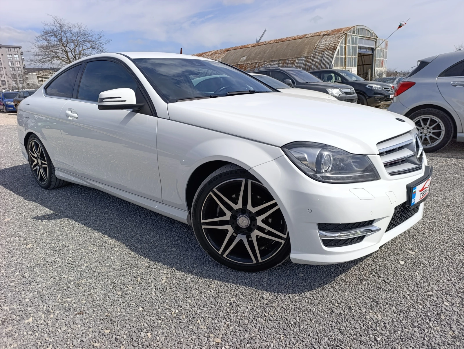 Mercedes-Benz C 180 COUPE, снимка 4 - Автомобили и джипове - 53922343