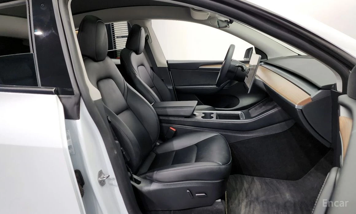 Tesla Model Y Long Range* PANORAMA* АЛКАНТАРА* ПОДГРЕВ* 360 CAM*, снимка 9 - Автомобили и джипове - 54210840