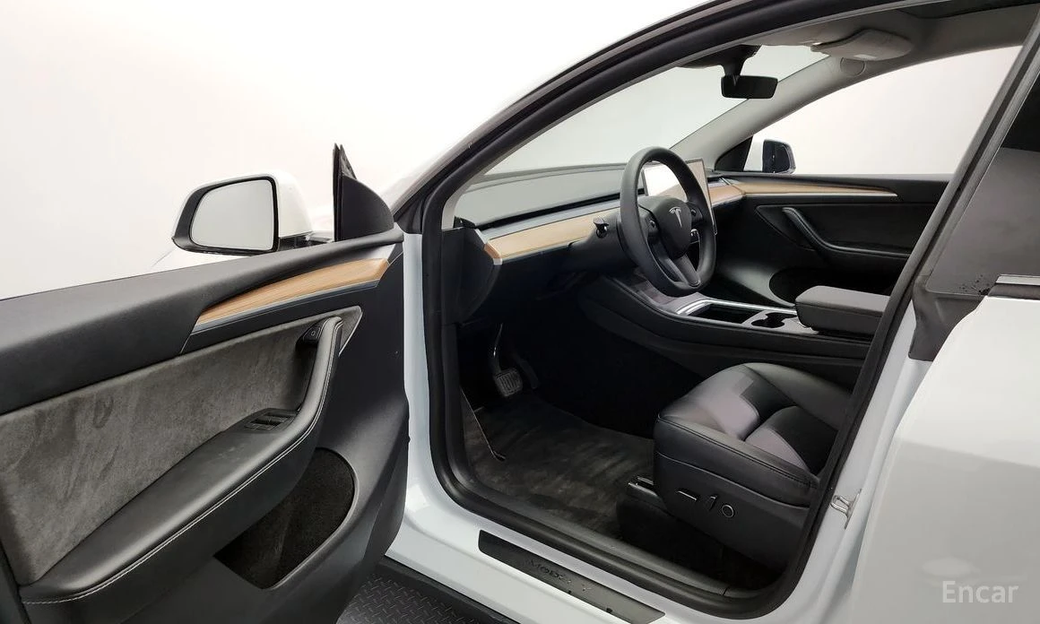 Tesla Model Y Long Range* PANORAMA* АЛКАНТАРА* ПОДГРЕВ* 360 CAM*, снимка 8 - Автомобили и джипове - 54210840