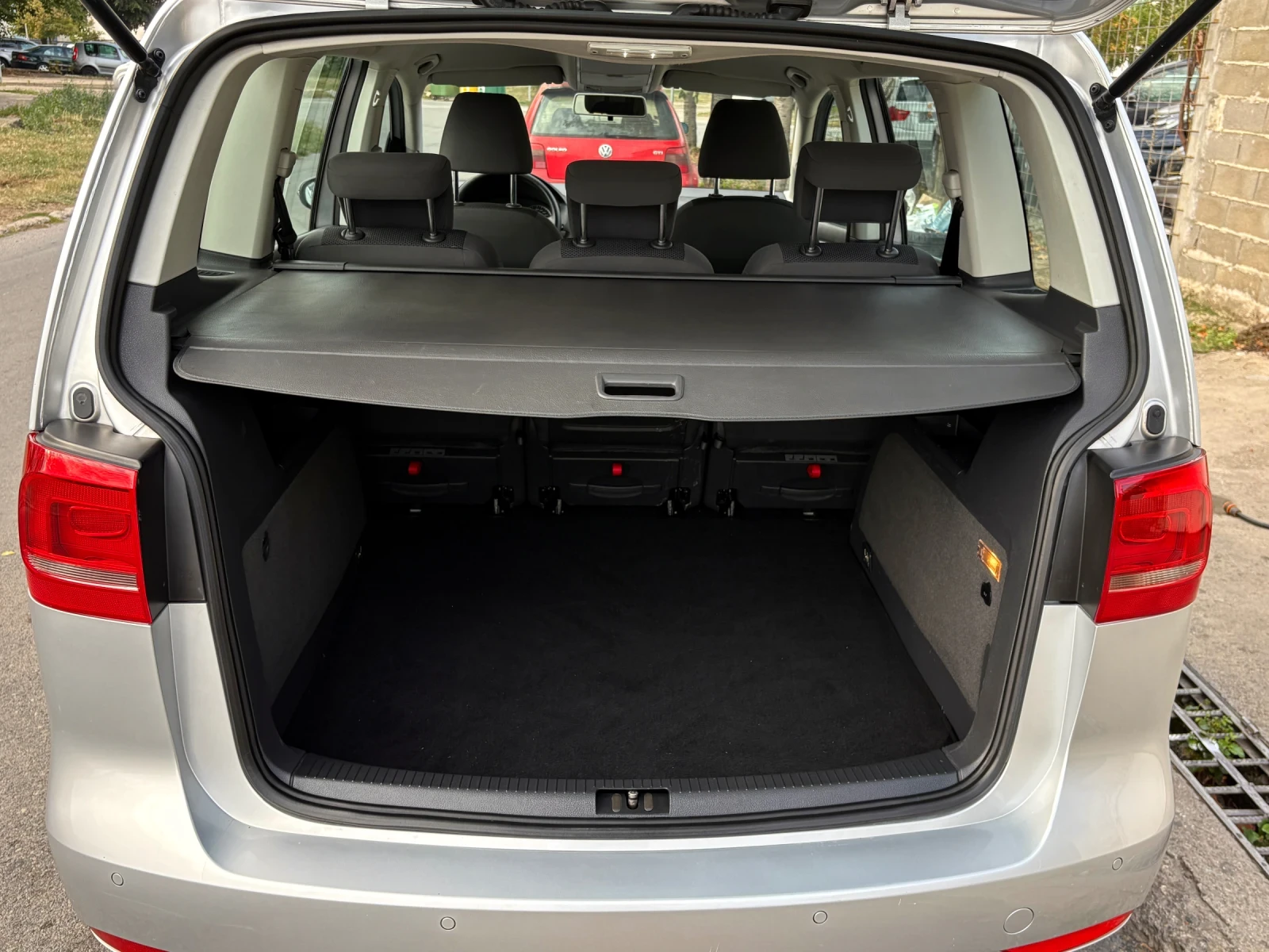 VW Touran 1.6TDI 6��������* TREND* 182 000��*  | Mobile.bg � ����������� 13