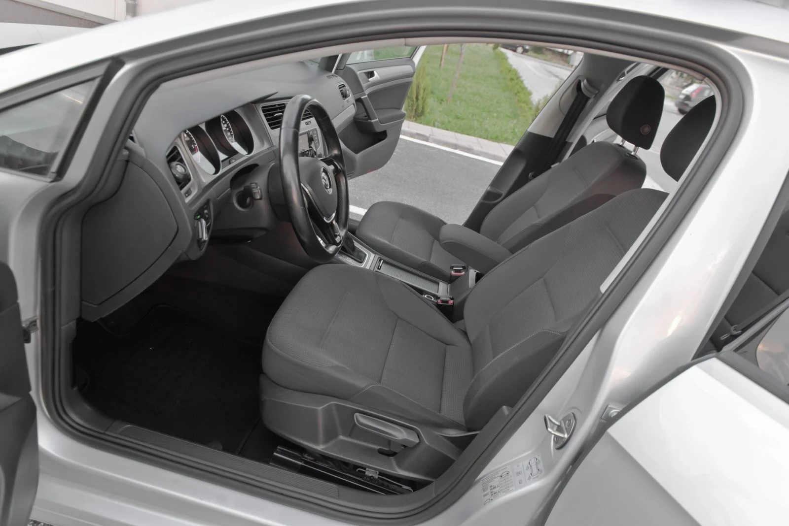 VW Golf 1 6TDI AVTOMAT , снимка 12 - Автомобили и джипове - 54743358